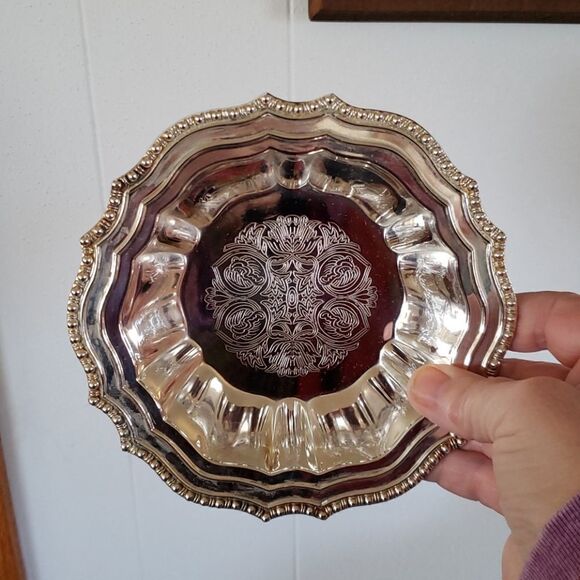 Vtg 1978 Avon Hudson Manor Collection Silverplated Dish with Ariane Satin Sachet - Picture 5 of 10